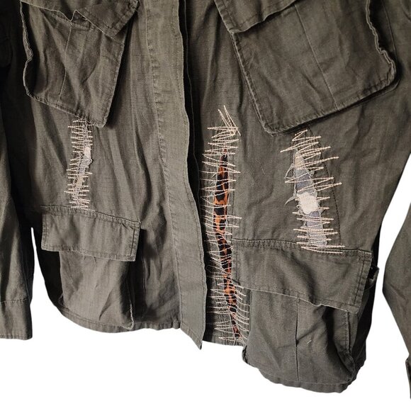 Military-Inspired Size Medium Distressed Cargo Utility Jacket - Picture 2 of 5